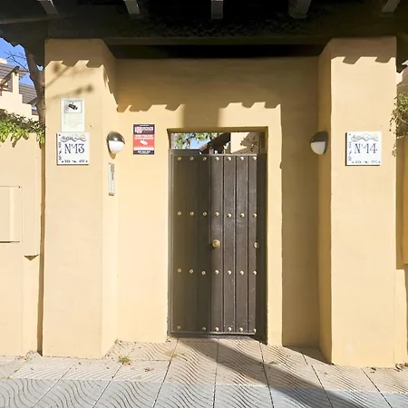 Beachfront In San Pedro - Pass The Keys * Marbellac