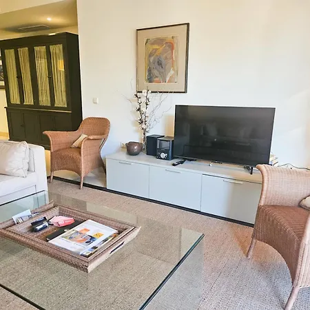 Beachfront In San Pedro - Pass The Keys Appartement