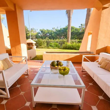 Beachfront In San Pedro - Pass The Keys Apartmán