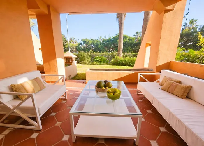 Beachfront In San Pedro - Pass The Keys Apartman