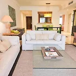 Beachfront In San Pedro - Pass The Keys דירה *
